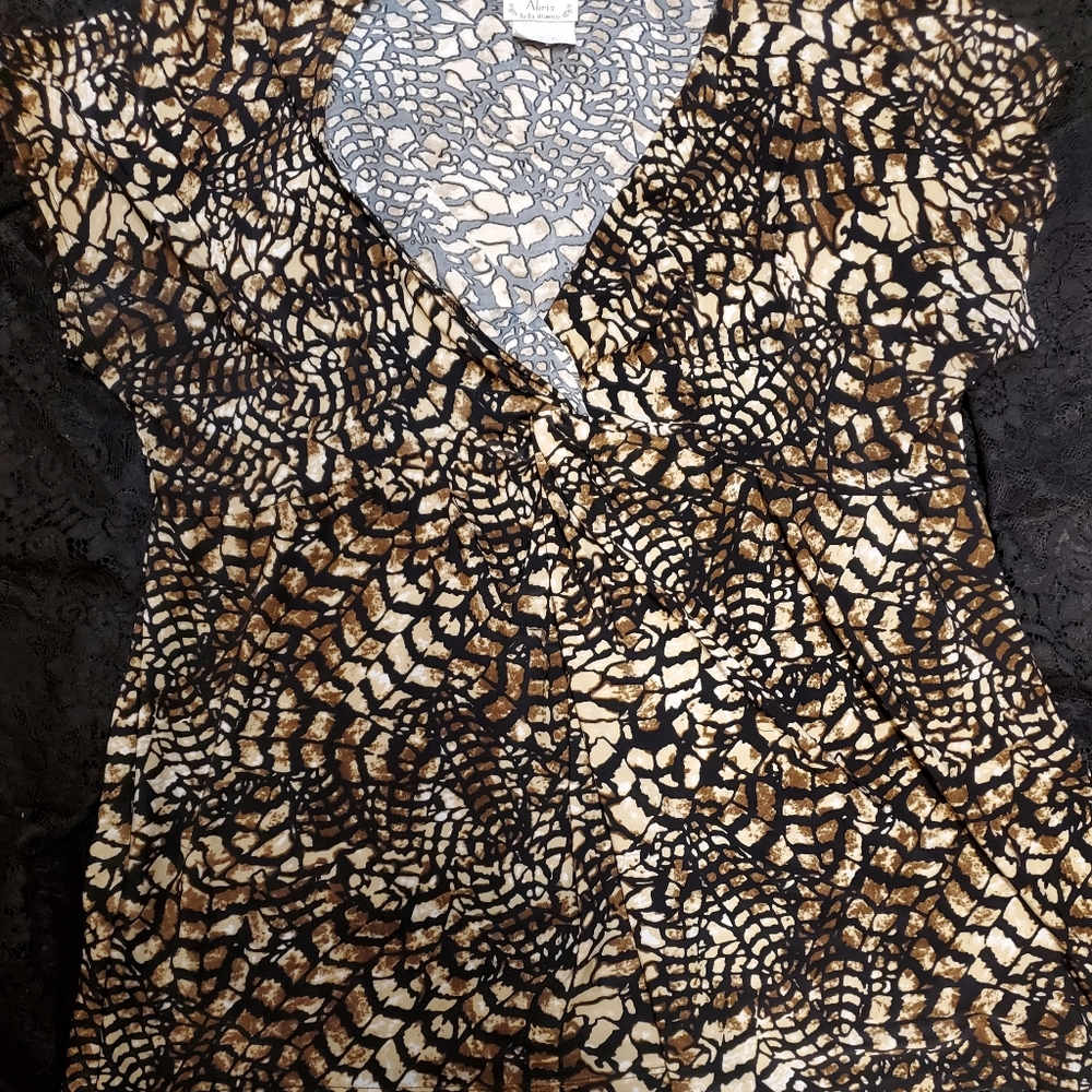 Plus Size Print Blouse with Twist Knot Center